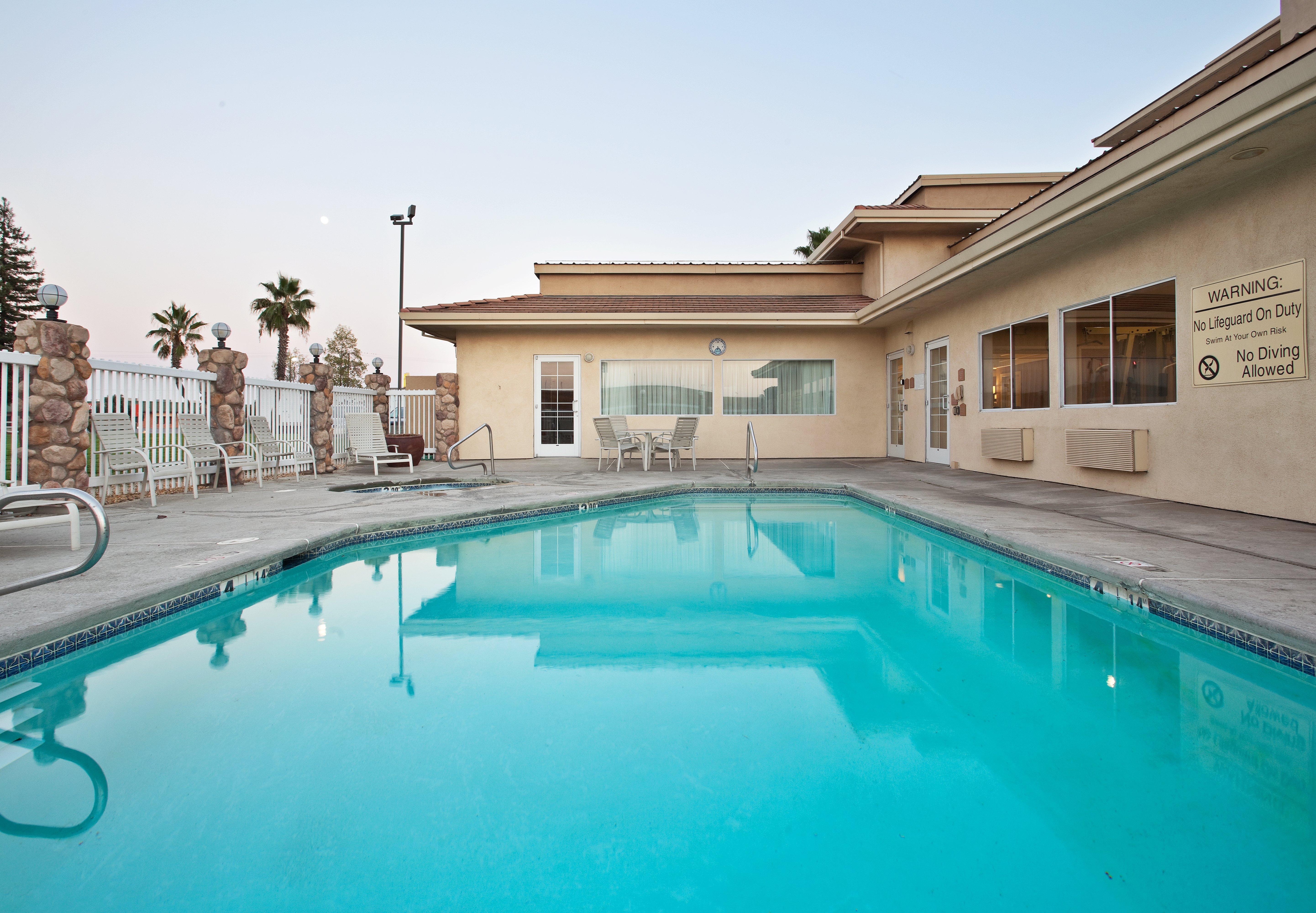 Holiday Inn Express Corning By Ihg Εξωτερικό φωτογραφία