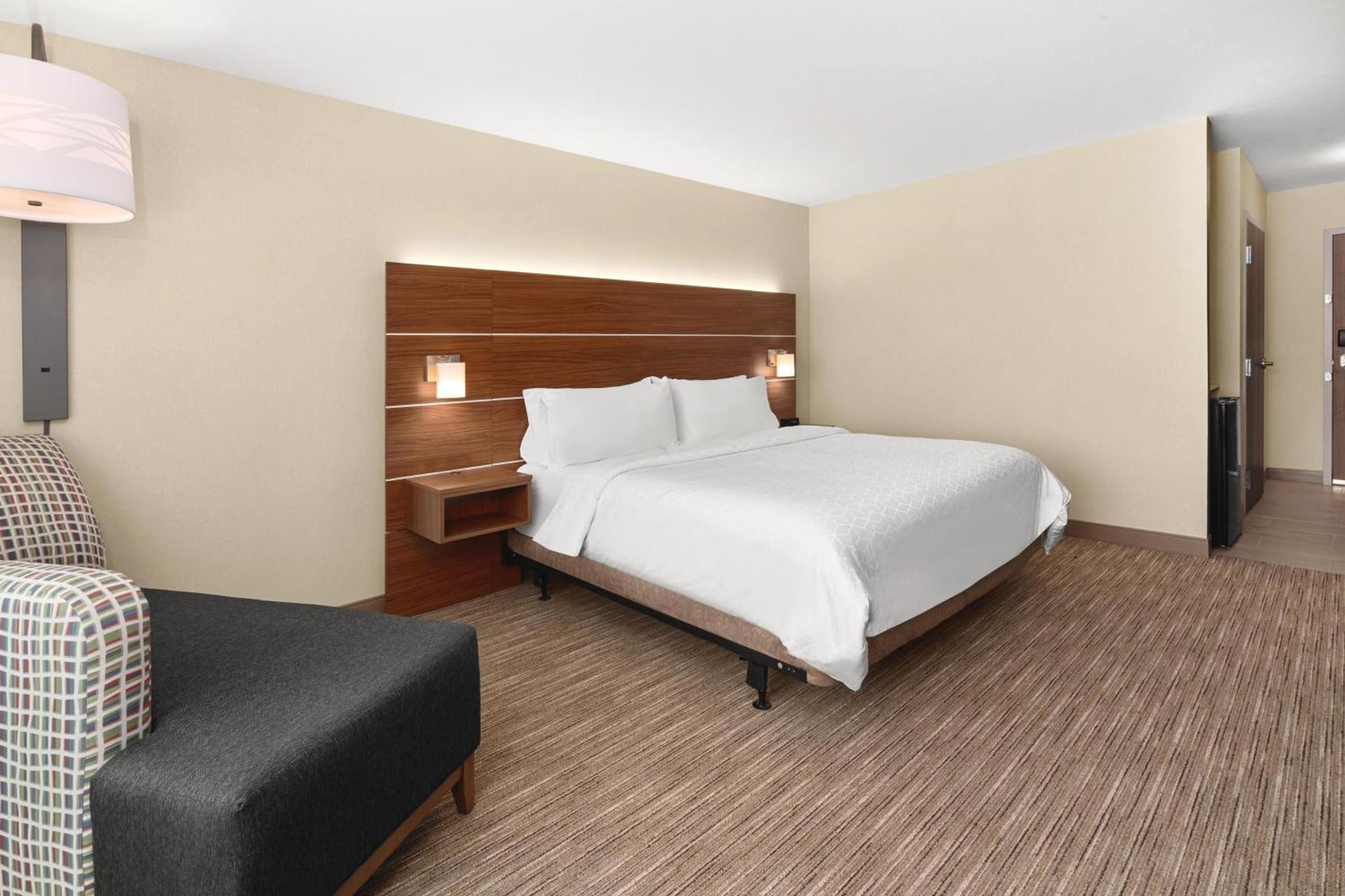 Holiday Inn Express Corning By Ihg Εξωτερικό φωτογραφία