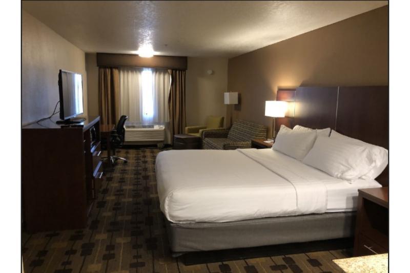 Holiday Inn Express Corning By Ihg Εξωτερικό φωτογραφία