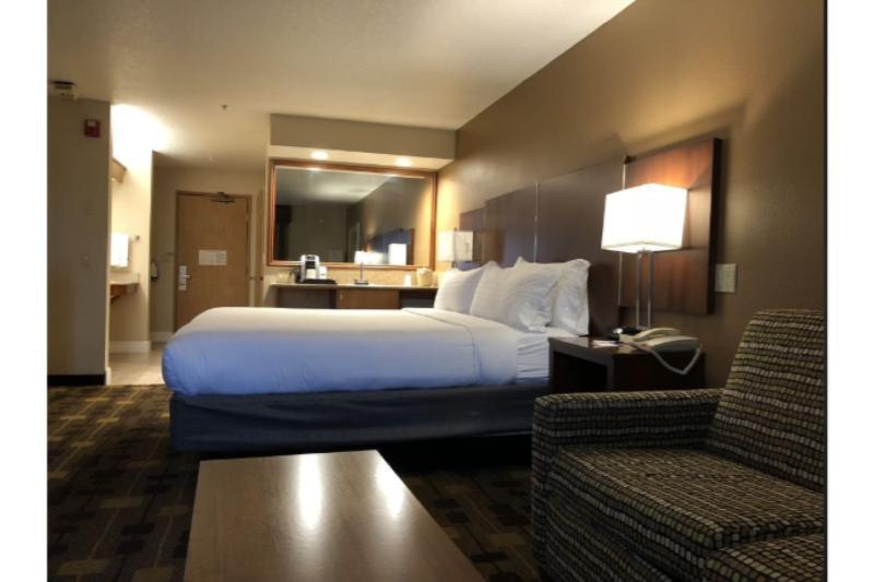 Holiday Inn Express Corning By Ihg Εξωτερικό φωτογραφία
